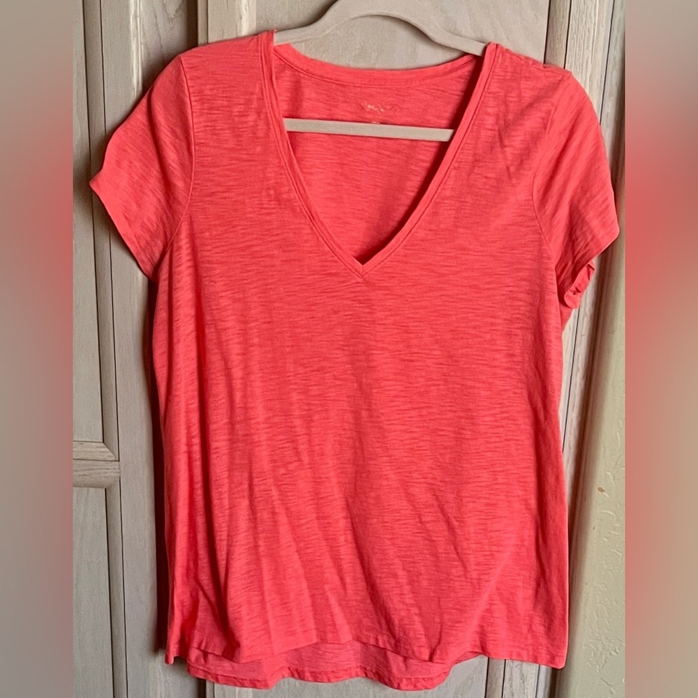 🌷Lilly Pulitzer V-Neck Short Sleeve Tee